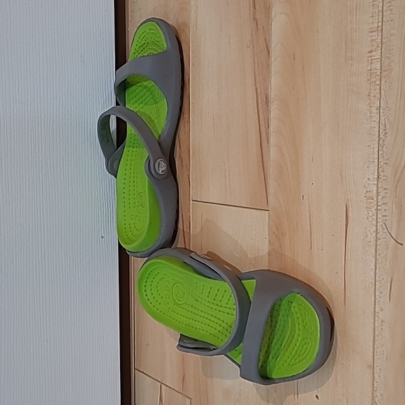 2/$20 Crocs women's size 5 sandals - Picture 1 of 4